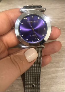 Часы со стразами