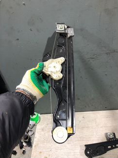 Стеклоподъемник задний левый Mercedes-Benz E-Class