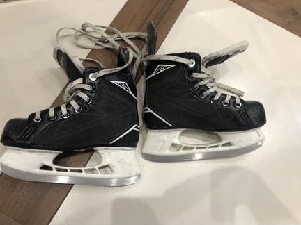 Детские хоккейные коньки