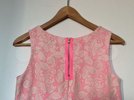 Платье розовое с кружевом XS