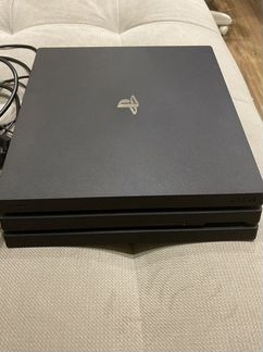 Игровая приставка PS 4 PRO с 2-мя джойстиками
