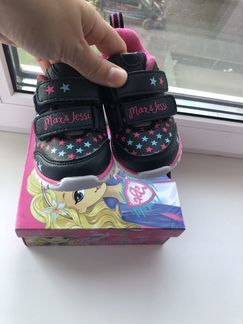 Кроссовки для девочки 21 размер(можно носить на 19