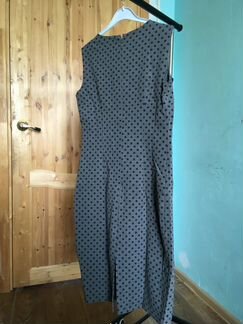 Серое платье в горошек из Oodji