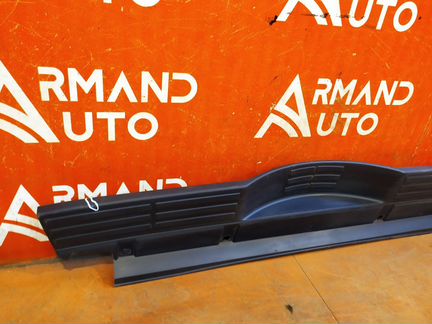 Накладка бампера задняя верхняя Mitsubishi Pajero