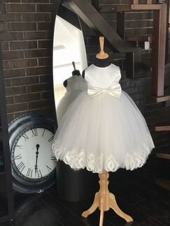 Нарядное платье с бантом