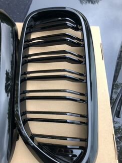 Решетки радиатора ноздри BMW G30 чёрные