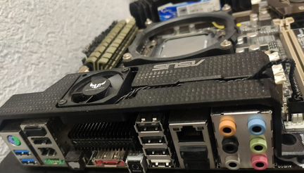 Asus Sabertooth X79 LGA 2011 + I7 3820