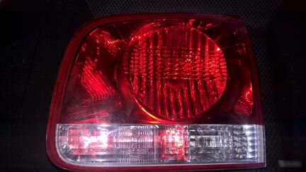 Фонарь внутренний правый 7l6945094h Touareg 02-06
