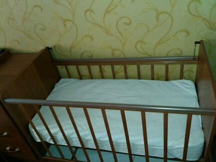Детская кроватка
