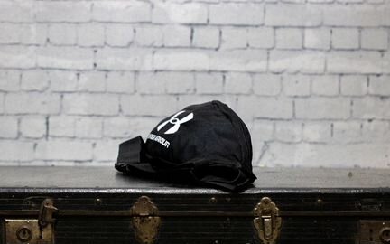 Большая поясная сумка Under Armour