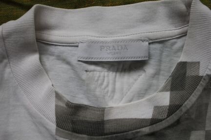 Футболка prada