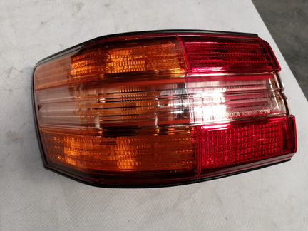 Фонарь Toyota Mark II задний GX100 81561-22810