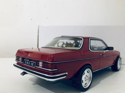 Модель автомобиля mercedes 280CE ottomodels 1/18