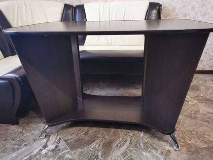 Кухонный уголок стол угловой диван 2 табурета