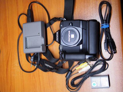 Olympus OM-D EM-5 bodi с батручкой
