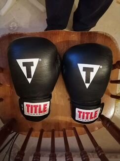 Боксерские перчатки
