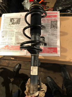 Продам стойки на форд