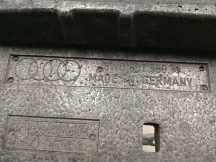 8W0807550M Наполнитель передн бампера audi A4 (B9)