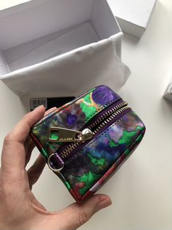 Косметичка новая с цветами