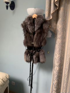 Жилет из меха чернобурки.Торг уместен