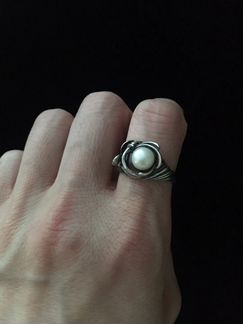 Серебряное кольцо с жемчугом