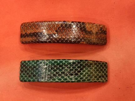 Заколка из кожи питона