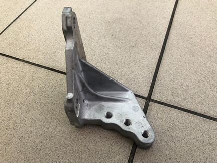 Кронштейн ркпп верхний L50 R52 Z52 бу