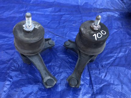 Боковые нижние подушки двс для Лексус рх350 10-15