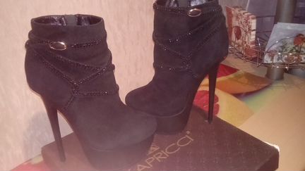 Черные сапожки, ботильоны kapricci 36-37 размера