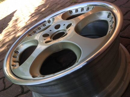 Сложный ремонт и реставрация автомобильных дисков