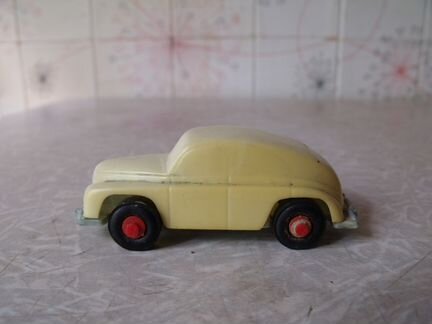 Игрушка СССР - машинка Победа маленькая