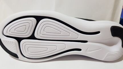 Nike lunarstelos (GS) 844969 001 US-6Y RU-37.5