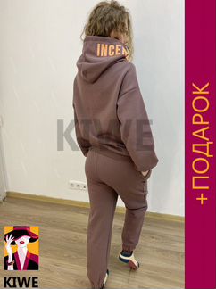 Спортивный костюм женский