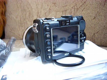 Минизеркалка Nikon p5100