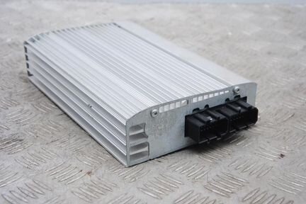 Усилитель аудиосистемы Harman Becker Skoda Superb