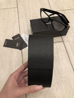 Очки Prada