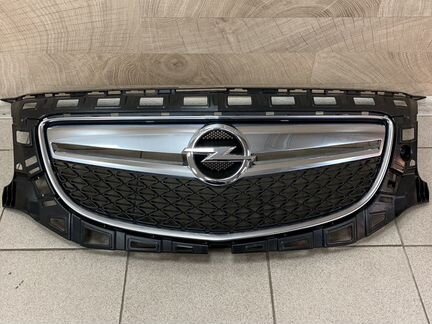 Решетка радиатора Opel Insignia