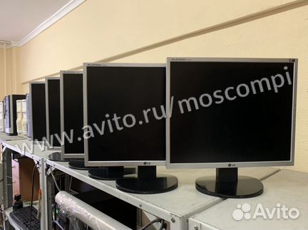 30 Мониторов LG 19 дюймов 5*4