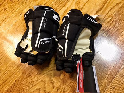 Краги хоккейные. Перчатки CCM. 11, 12