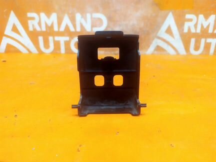 Кронштейн эмблемы передний Mercedes C-Class W205