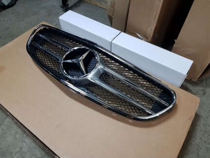 Решетка радиатора Mercedes E212 AMG 2013г - 2016г