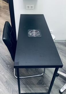 Маникюрный стол с вытяжкой