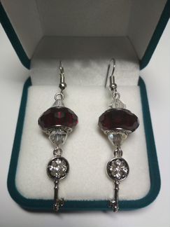 Серьги с ключиком (цвет спелой вишни)