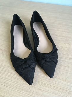 Балетки с острым носом