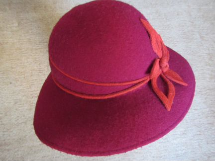 Шляпа фетровая женск., р. 56-58 (+шарф+подарок)
