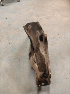 Задний правый продольный рычаг (кулак) Outlander 3