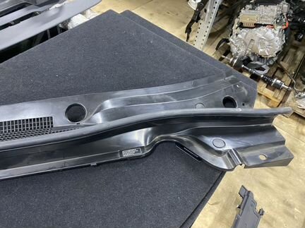 Жабо трапеции дворников Lexus LS 2019-2020