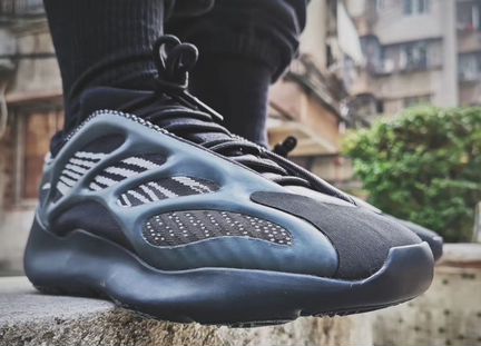 Аdidas Yeezy Boost 700 V3 