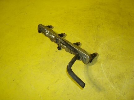 Топливная рампа 1.8л Honda Civic 8 5D 16620R60U01