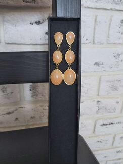 Серьги на гвоздиках (бижутерия)